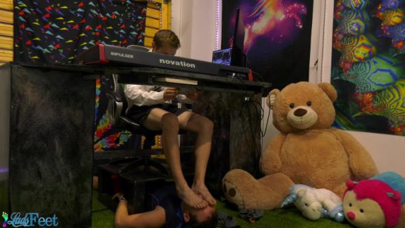 David Schoolboy Foot Worship 4K